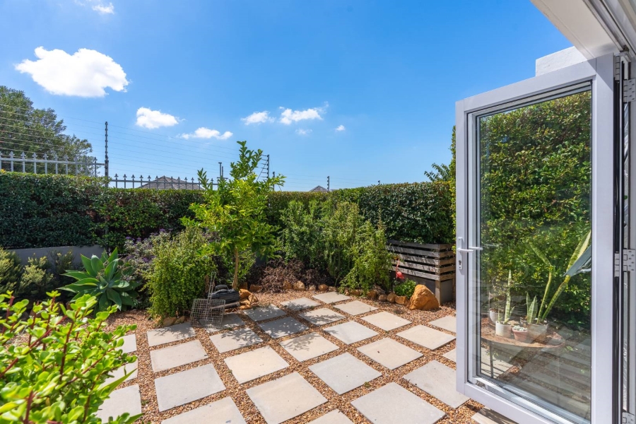 1 Bedroom Property for Sale in Vredehoek Western Cape